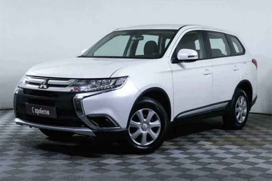 Автомобиль Mitsubishi, Outlander, 2016 года, CVT, пробег 12254 км