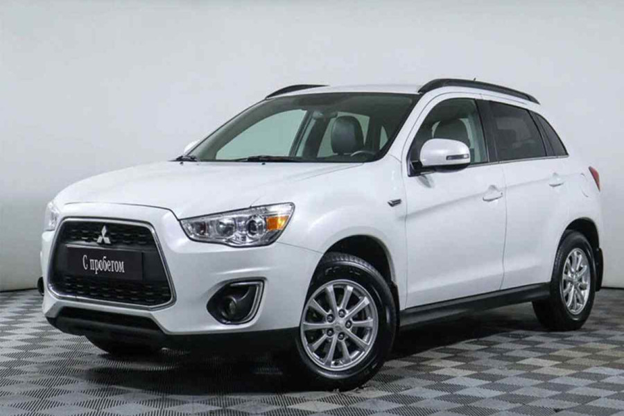 Автомобиль Mitsubishi, ASX, 2015 года, CVT, пробег 98140 км