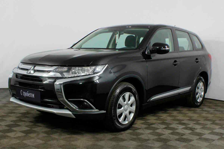 Автомобиль Mitsubishi, Outlander, 2016 года, CVT, пробег 4749 км